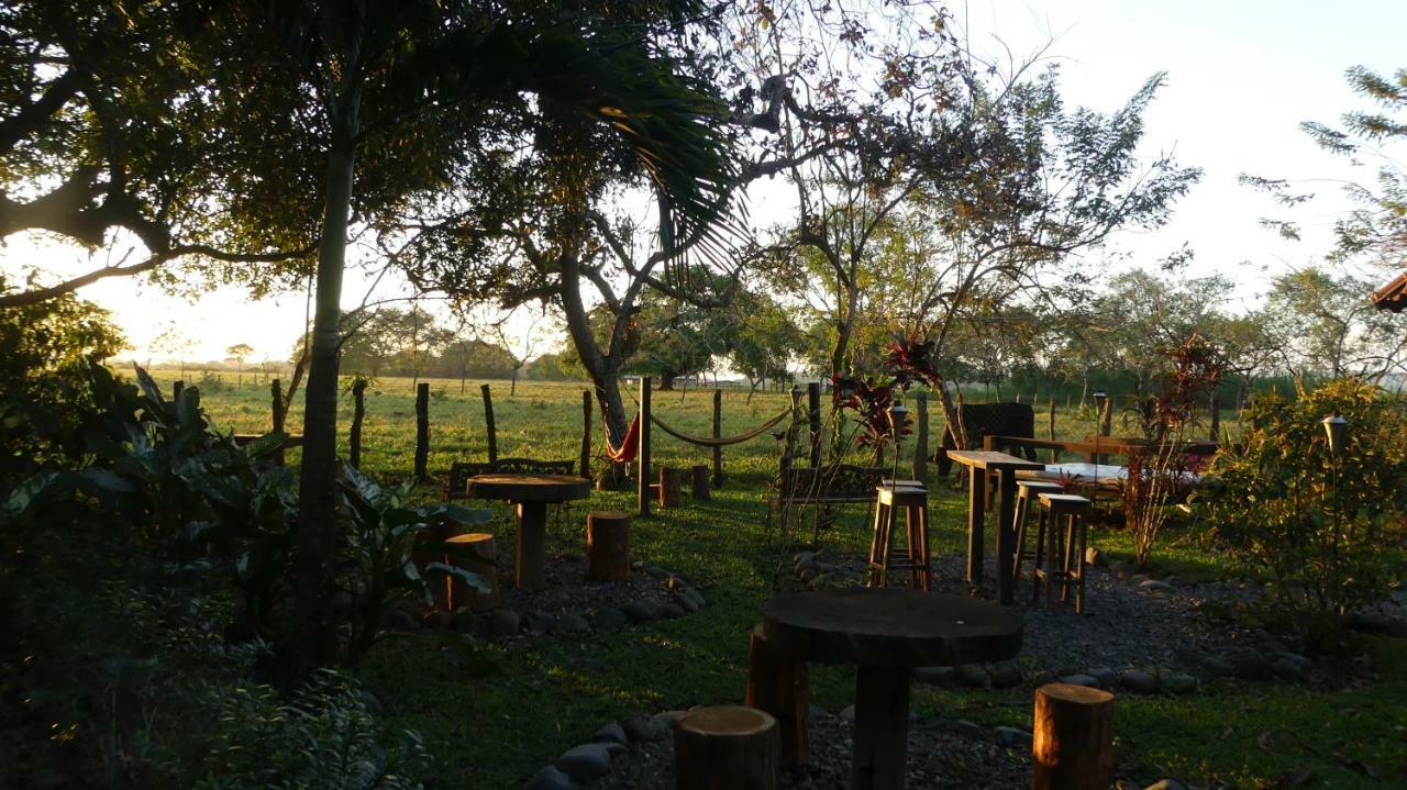 Naturalmente Boutique Bungalows Y Cocina Mediterranea Las Lajas Kültér fotó